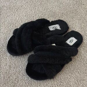 UGG Women's Black Fuzzy Slippers size 8